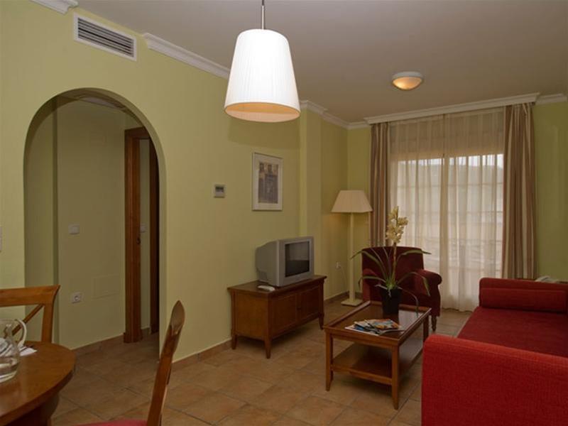 Apartamentos Vista Real Alcaidesa Exteriör bild