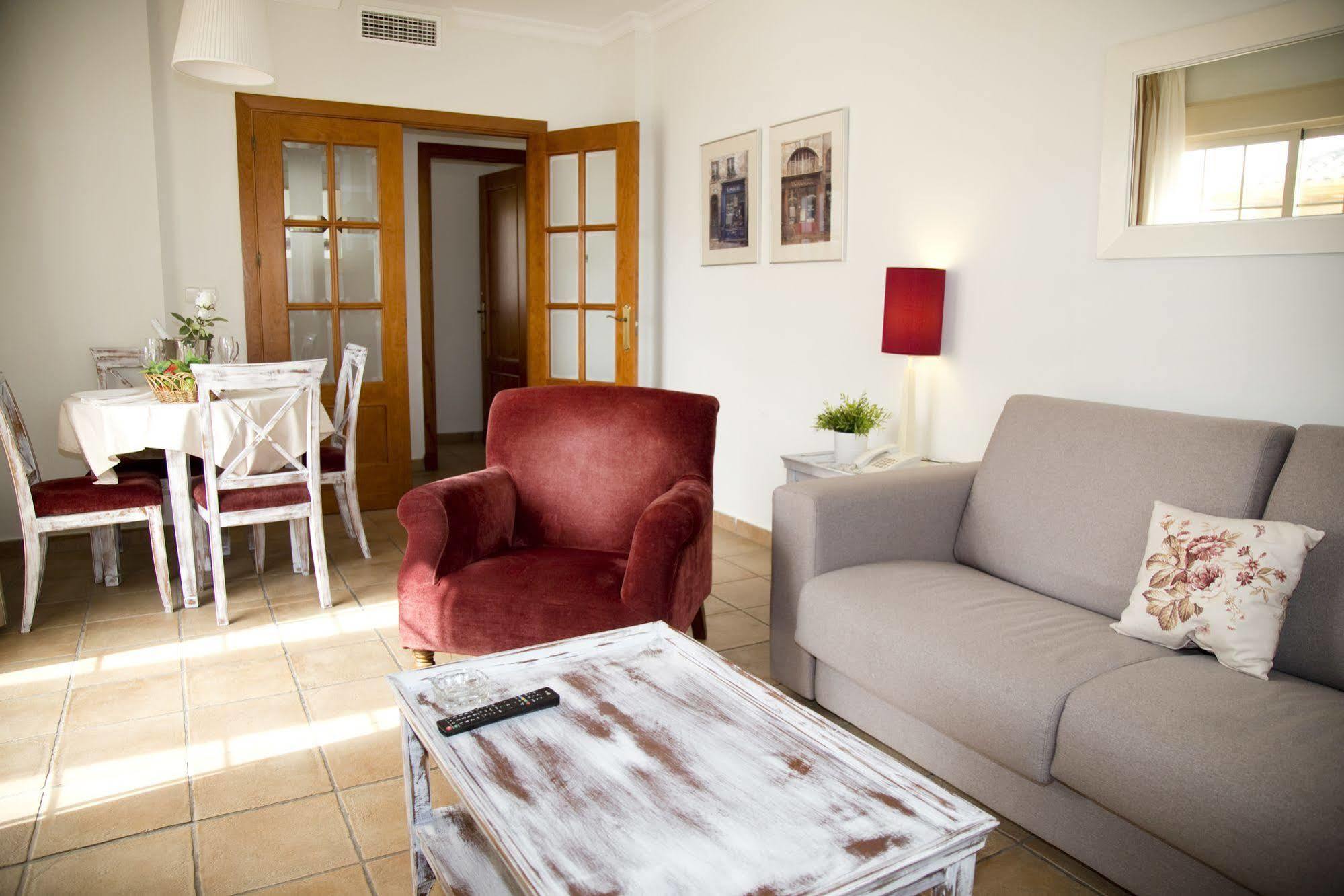 Apartamentos Vista Real Alcaidesa Exteriör bild